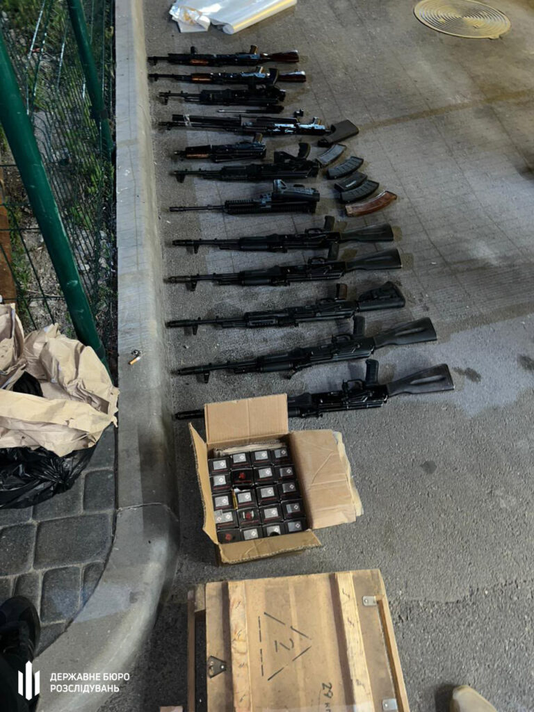 У Кропивницькому затримали правоохоронця та його брата за підозрою в продажі зброї 2
