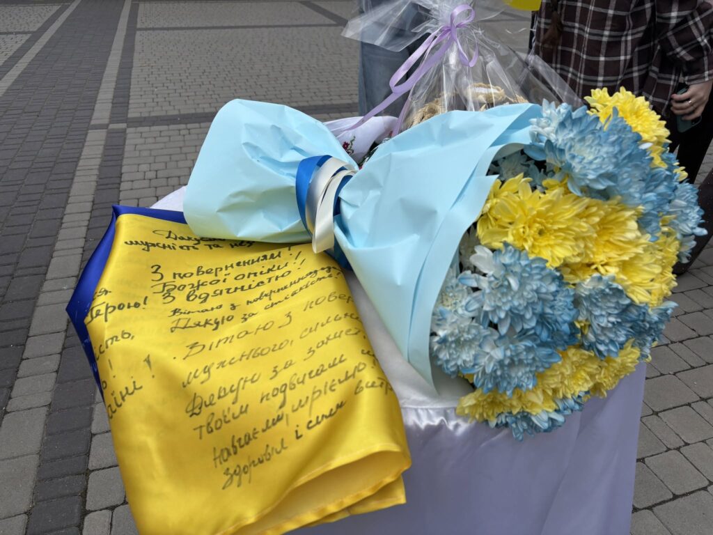 зустріли Звільненого з полону Полуєва 8