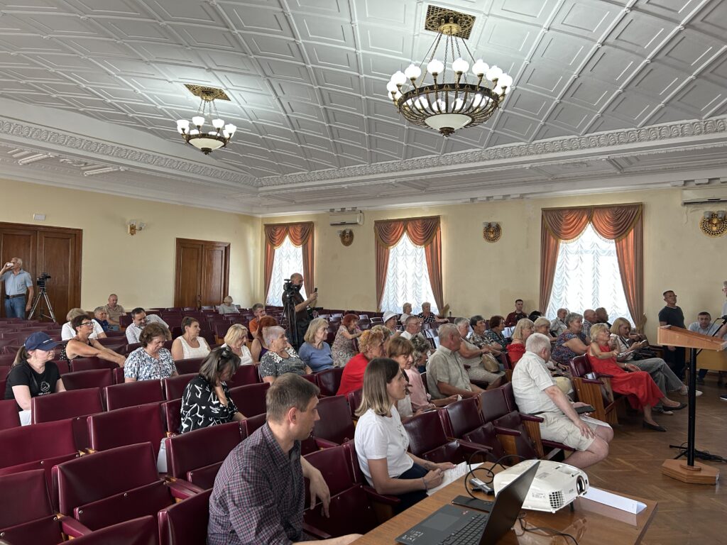 Громадські обговорення щодо підвищення вартості тарифу на проїзд в автобусах та тролейбусах відбулися у Кропивницькому 2