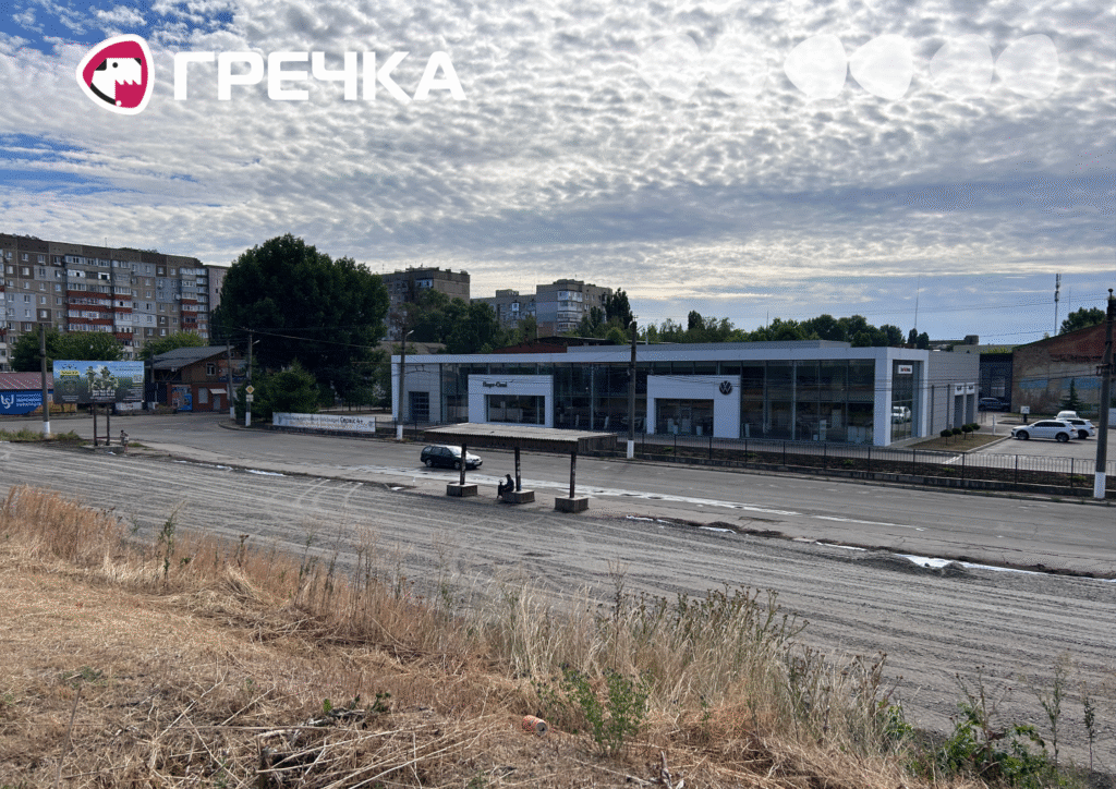 Що будують біля зупинки на проспекті Винниченка